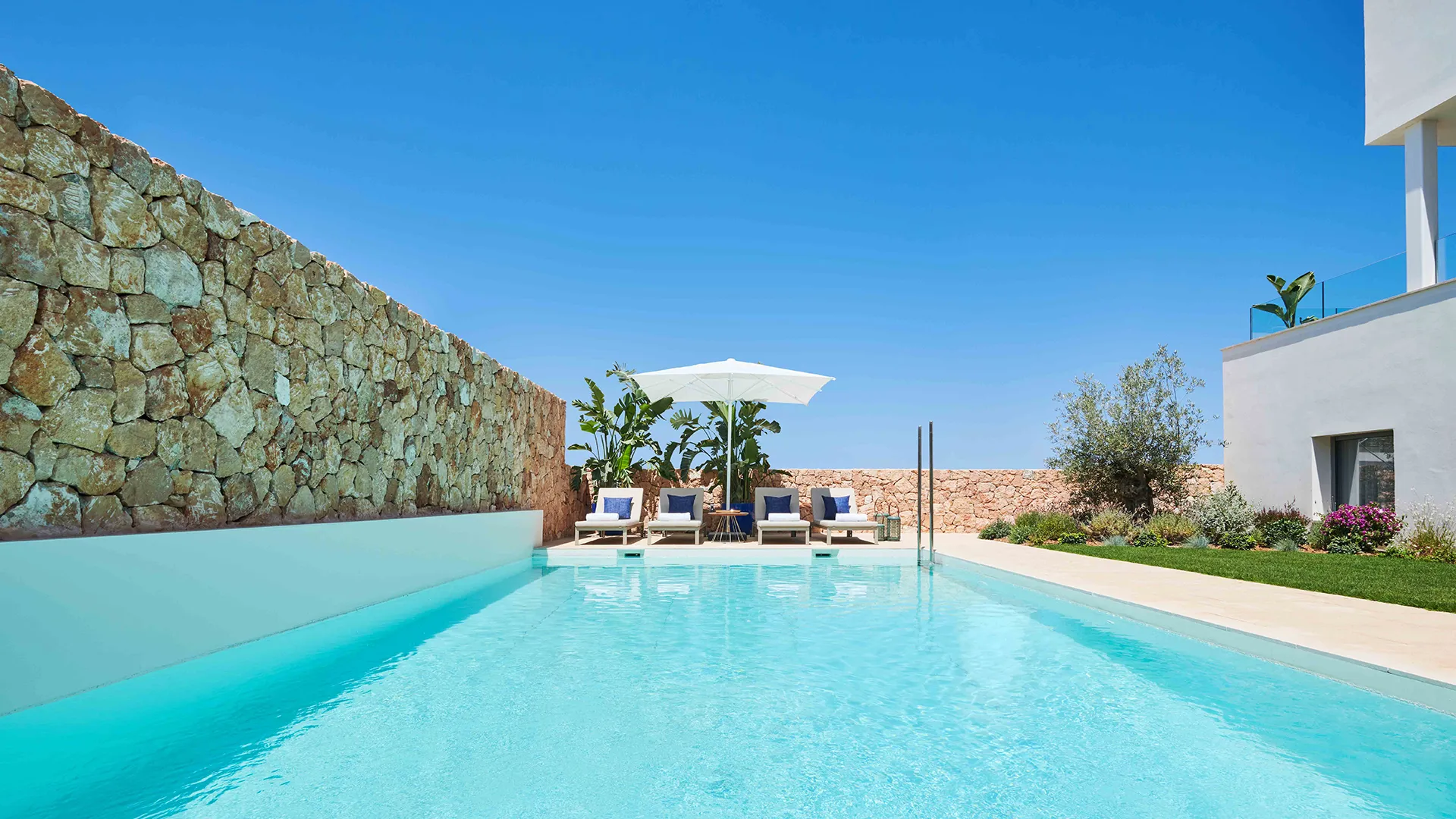 villa-cala-comteresidential-0